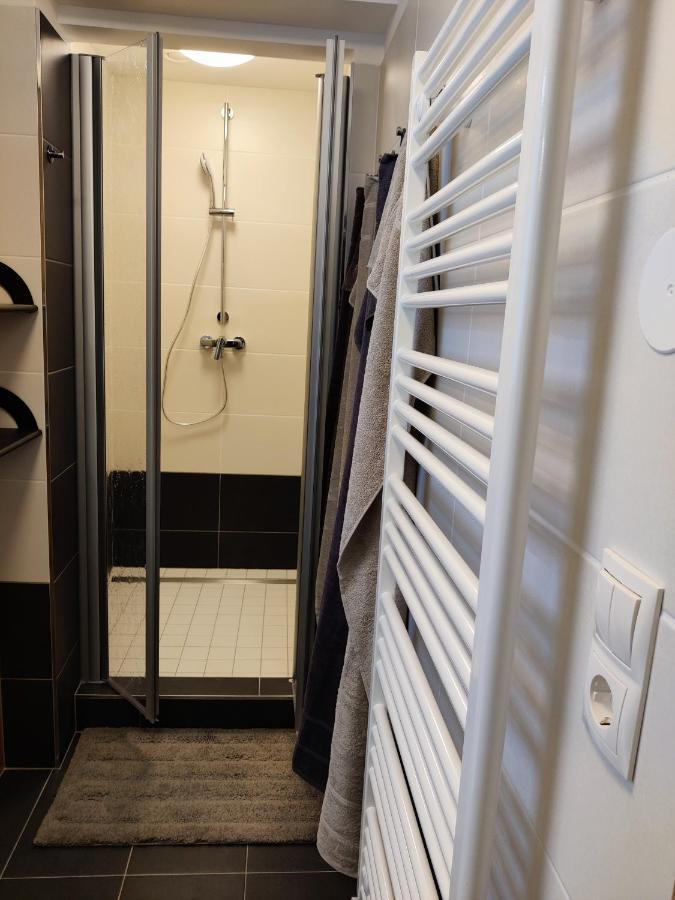 Holiday Home In Quiet Beautiful Area With Two Separate, Modern, Furnished Apartments Deutsch-Wagram Kültér fotó