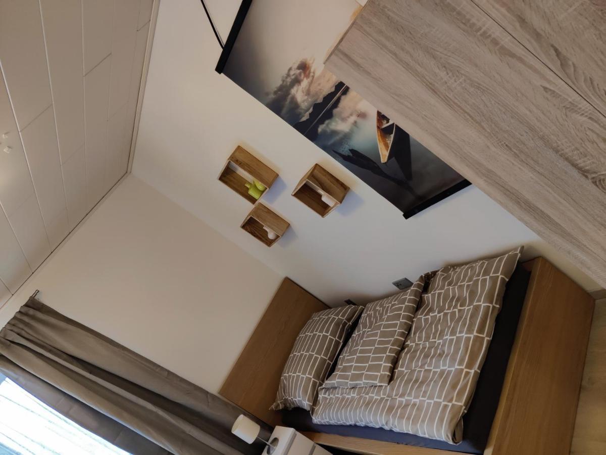 Holiday Home In Quiet Beautiful Area With Two Separate, Modern, Furnished Apartments Deutsch-Wagram Kültér fotó