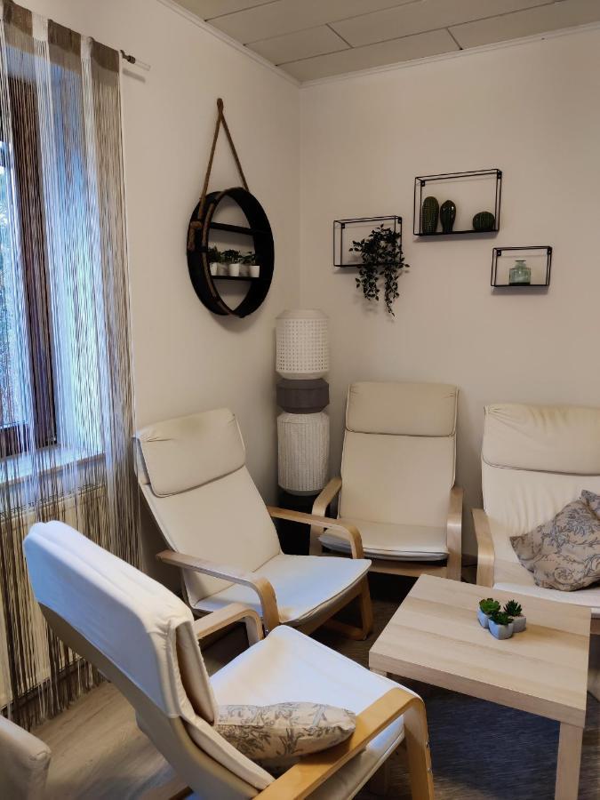 Holiday Home In Quiet Beautiful Area With Two Separate, Modern, Furnished Apartments Deutsch-Wagram Kültér fotó